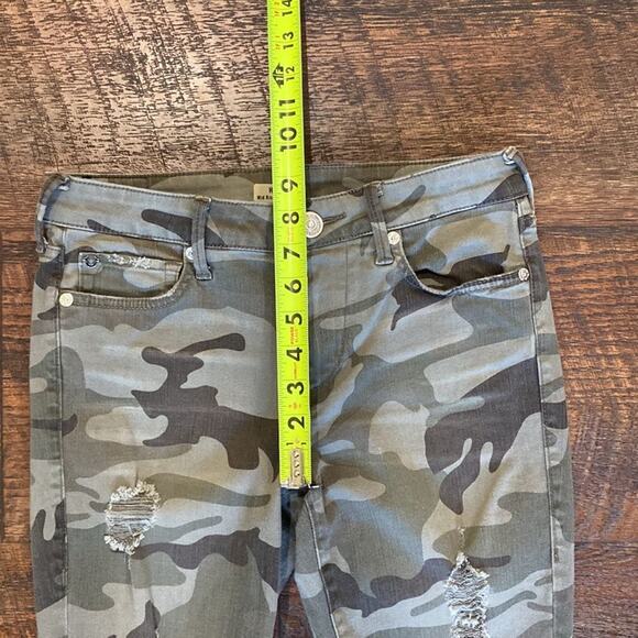 True Religion Jeans Halle Mid Rise Super Skinny Green Camo Distressed Size 26 - Picture 9 of 12